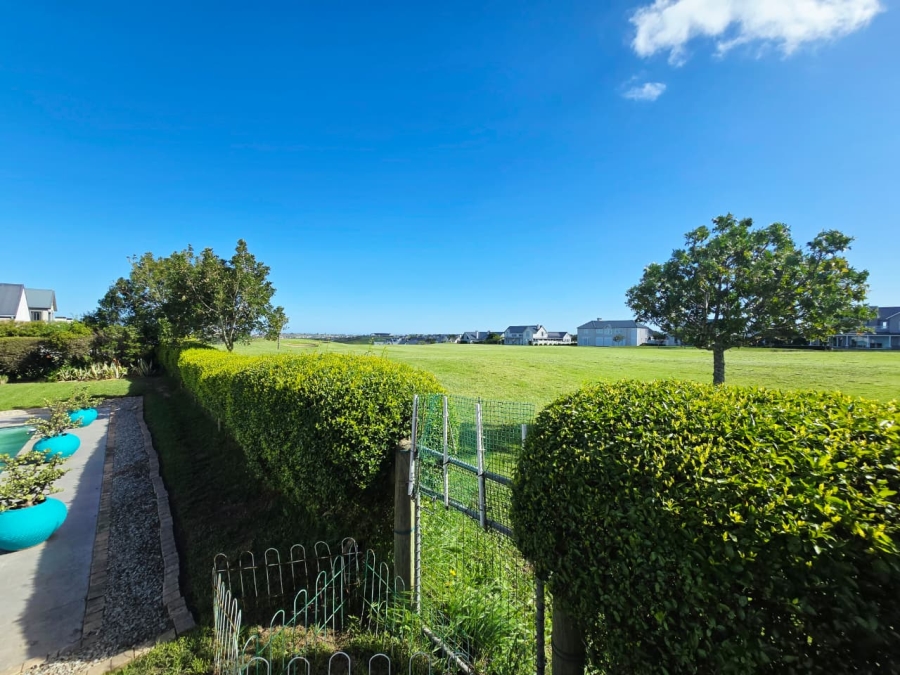5 Bedroom Property for Sale in Kingswood Golf Estate Western Cape